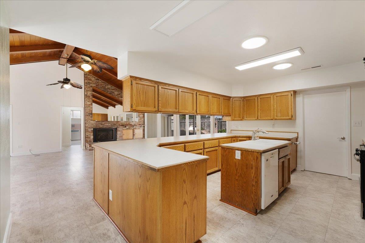 260 Goss AVE