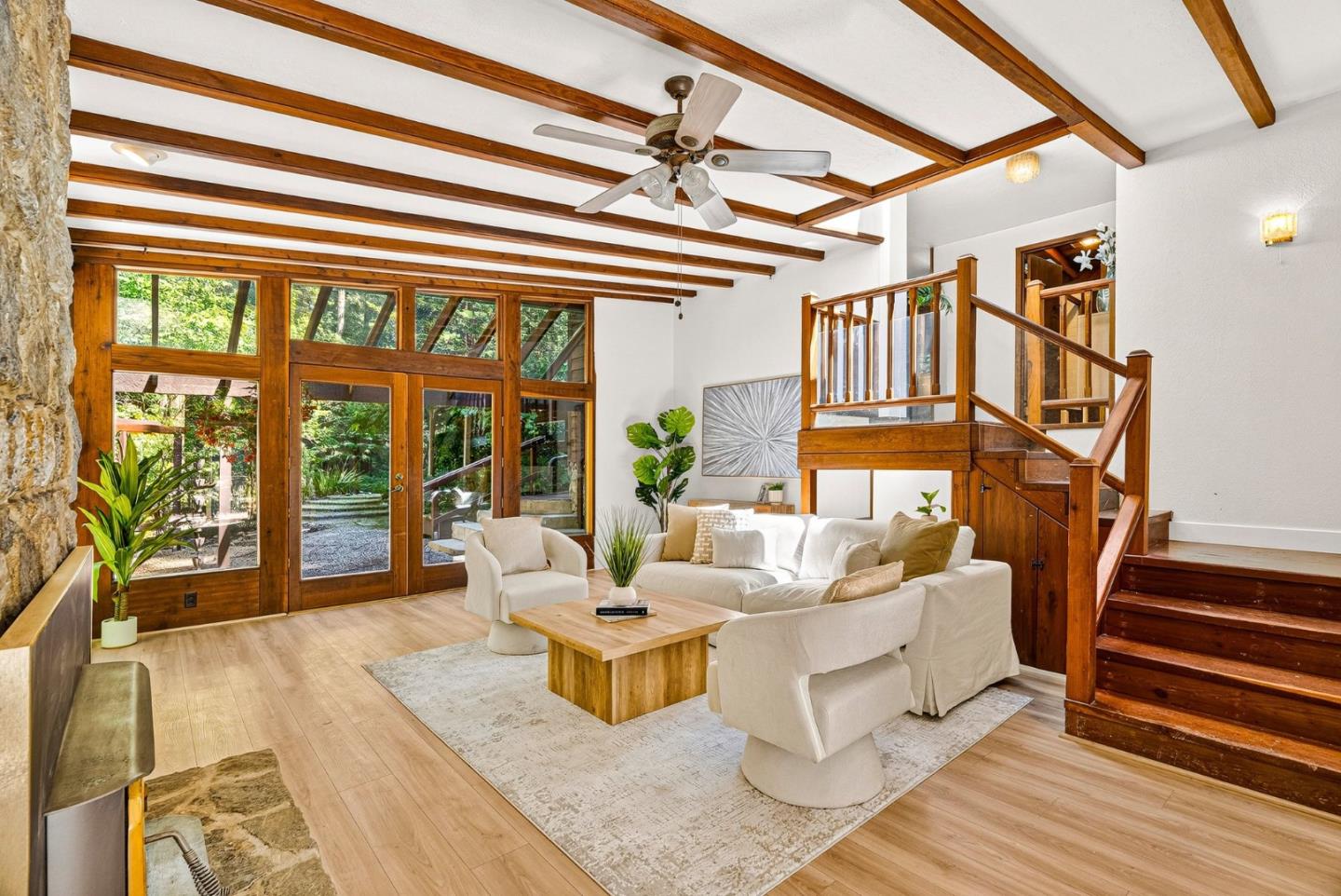 1750 Lakeside DR
