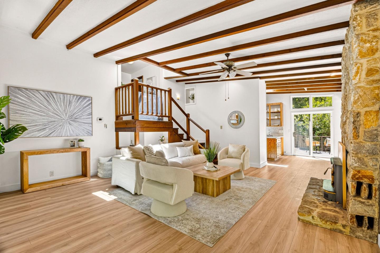 1750 Lakeside DR
