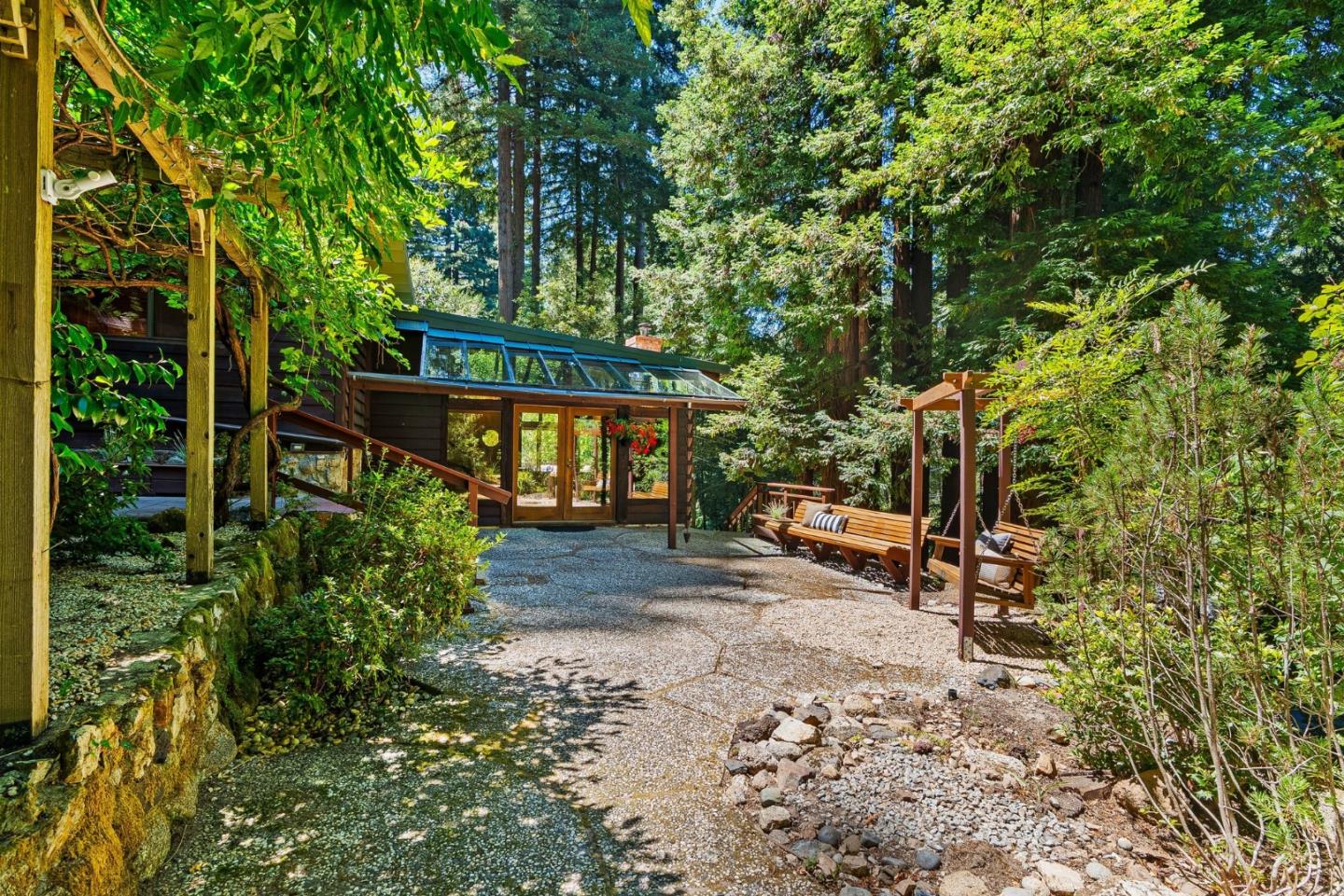 1750 Lakeside DR