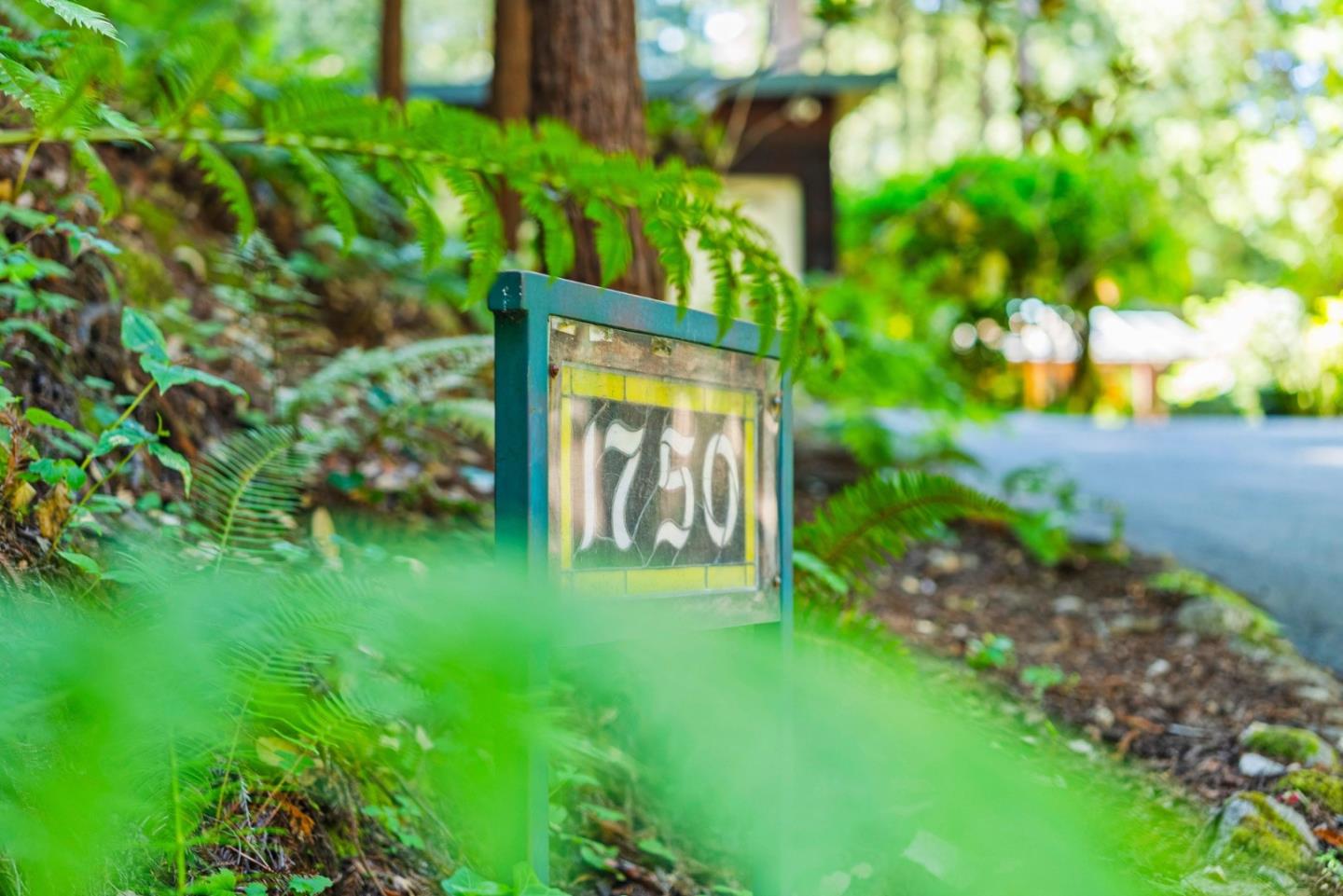 1750 Lakeside DR