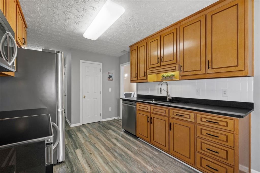 1302 BAYLOR Drive