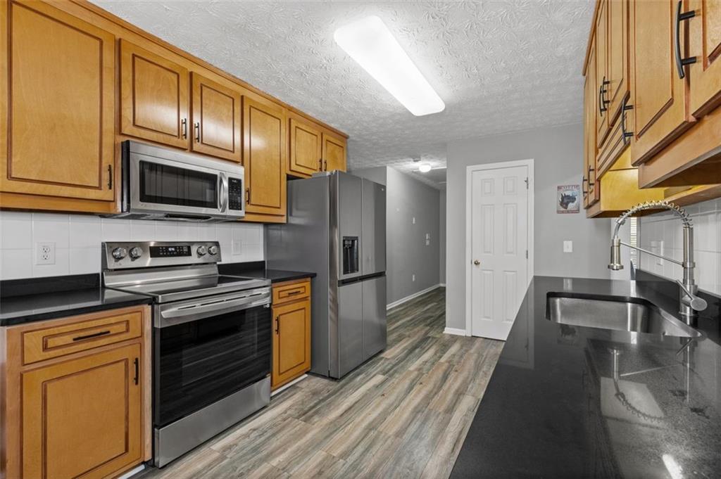 1302 BAYLOR Drive