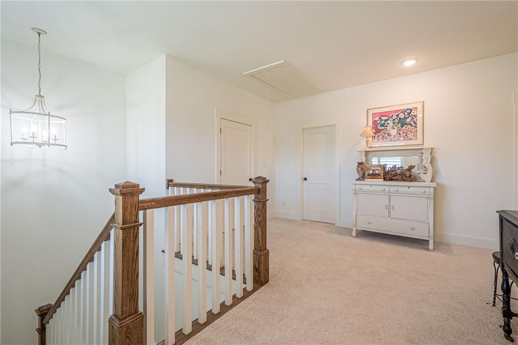 201 IVY MEADOW Way