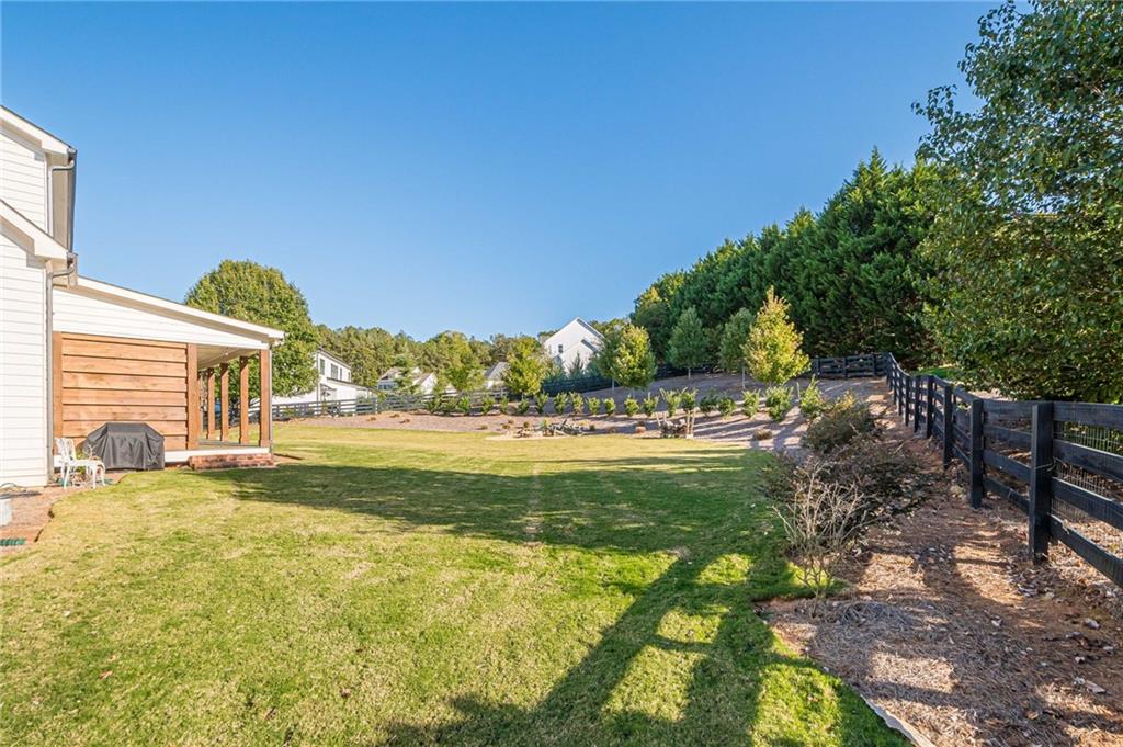201 IVY MEADOW Way