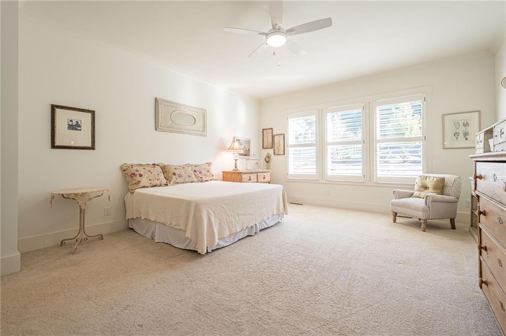 201 IVY MEADOW Way