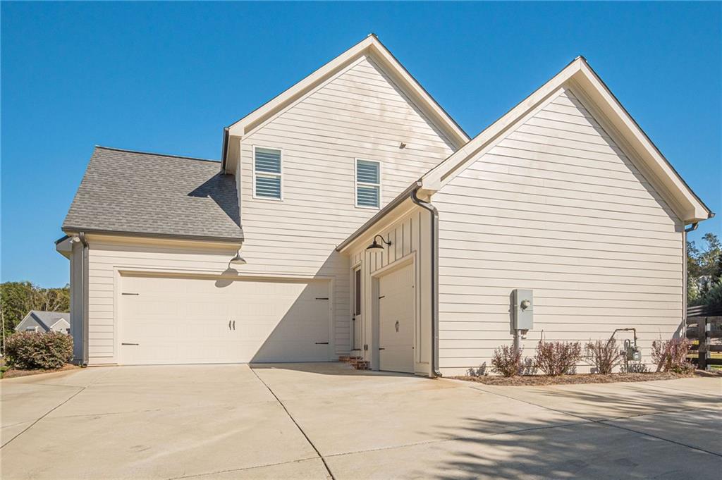 201 IVY MEADOW Way