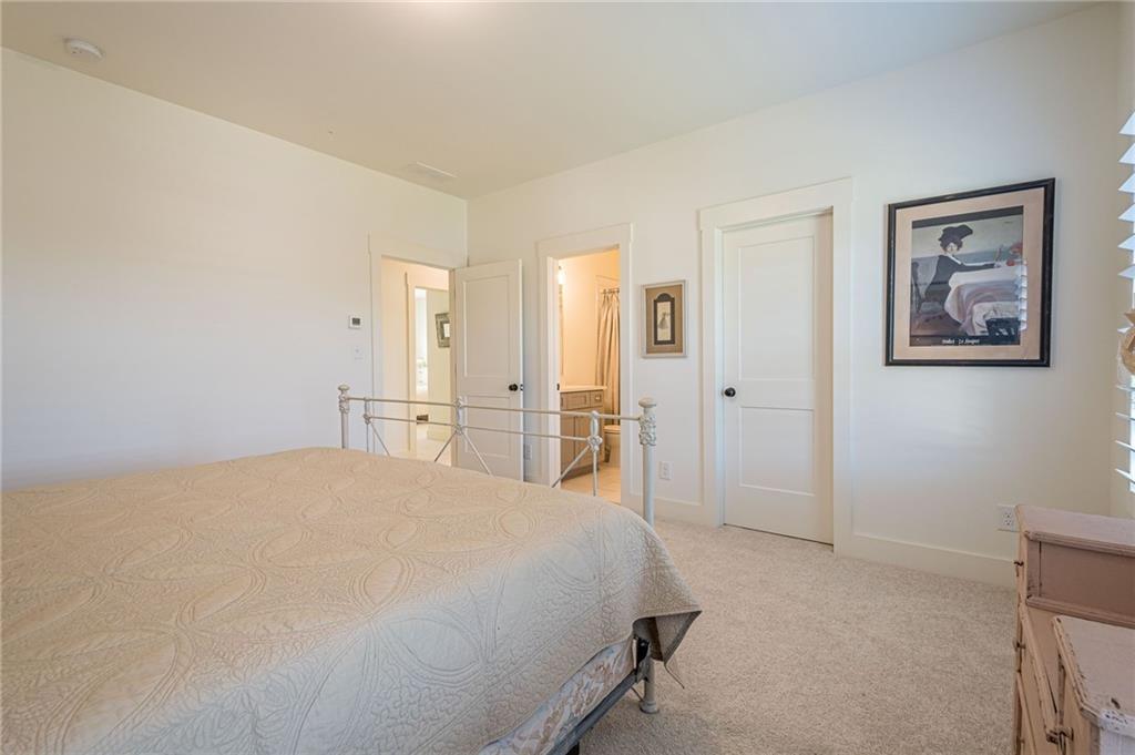 201 IVY MEADOW Way