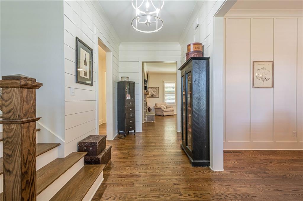 201 IVY MEADOW Way