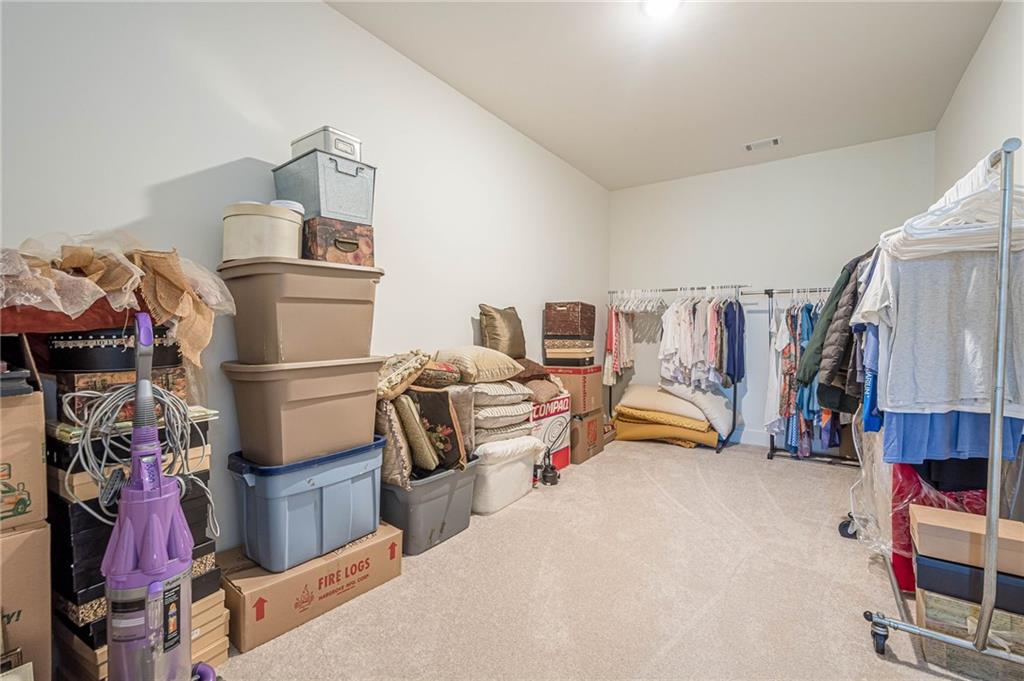 201 IVY MEADOW Way