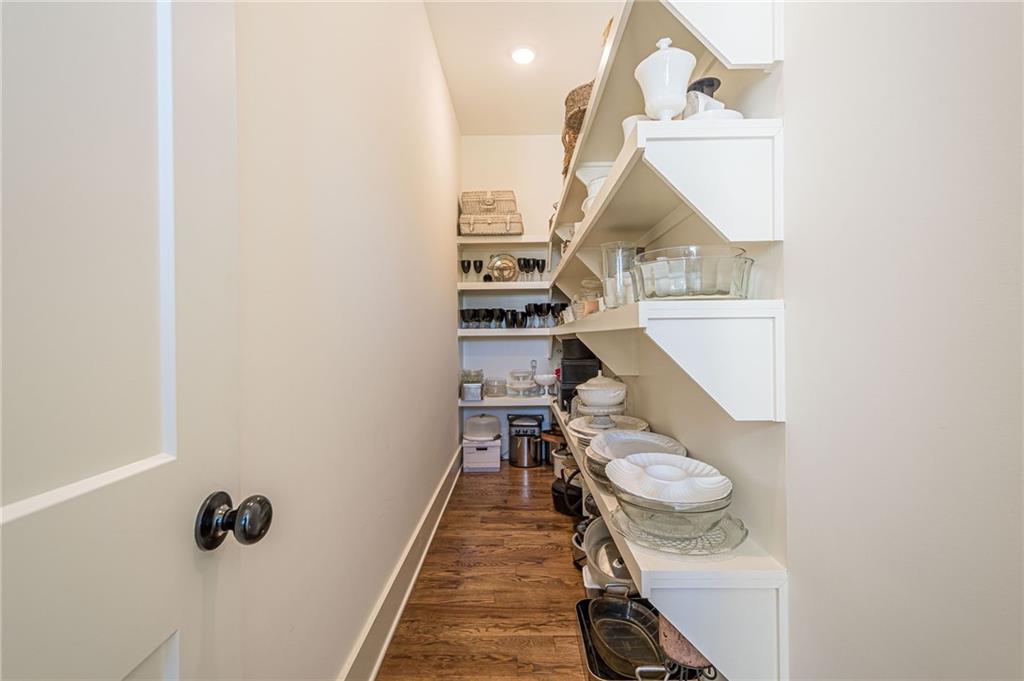 201 IVY MEADOW Way
