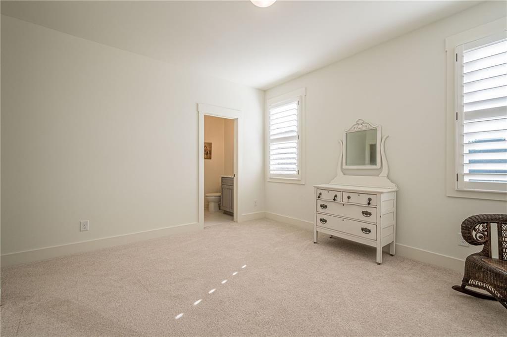 201 IVY MEADOW Way