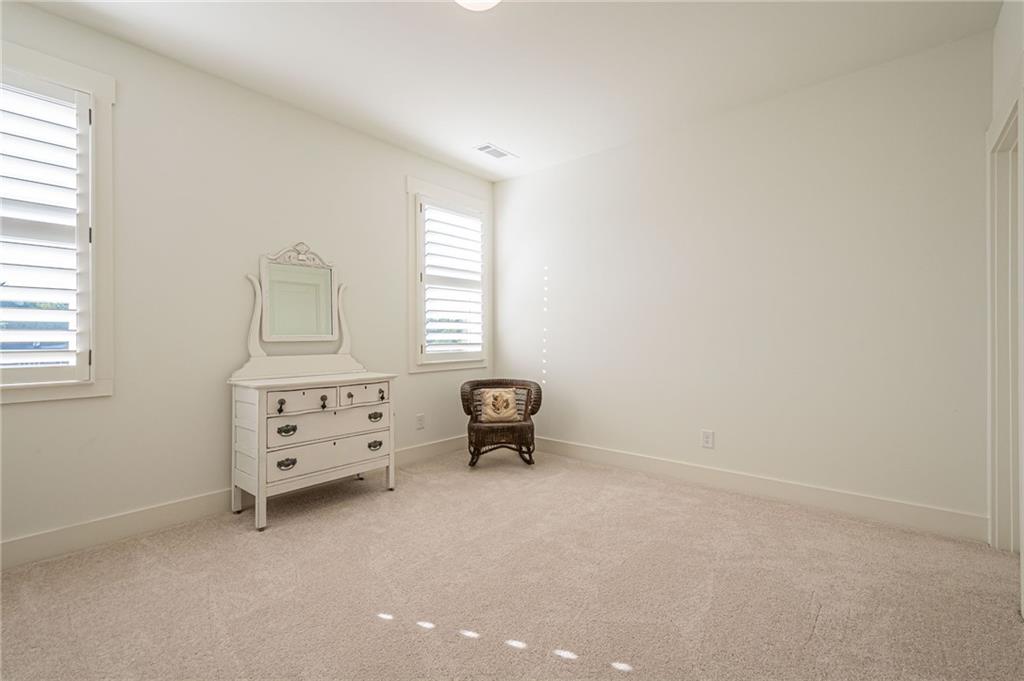 201 IVY MEADOW Way