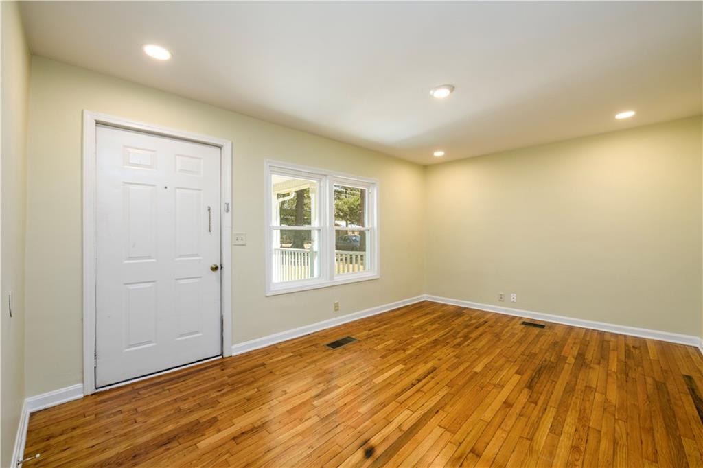 521 GREEN Street