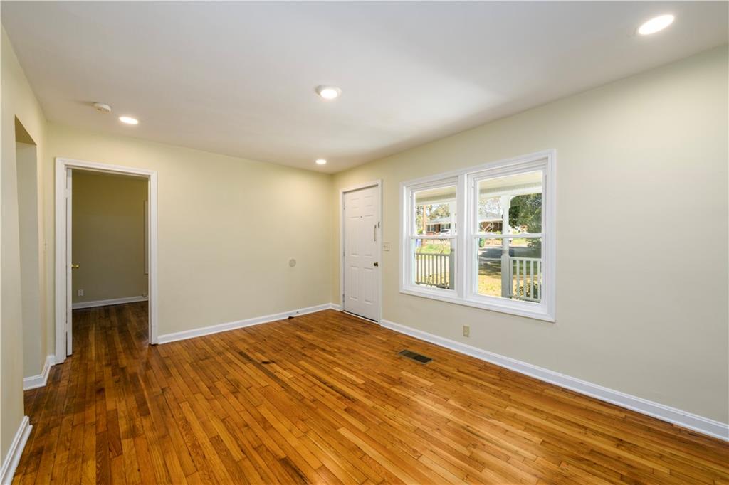 521 GREEN Street