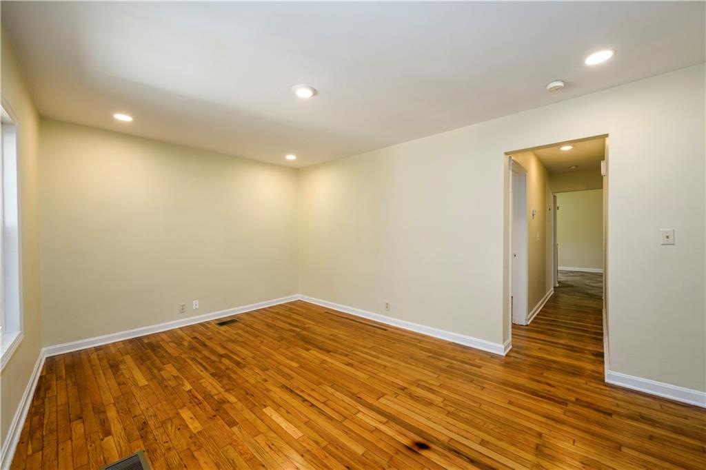 521 GREEN Street