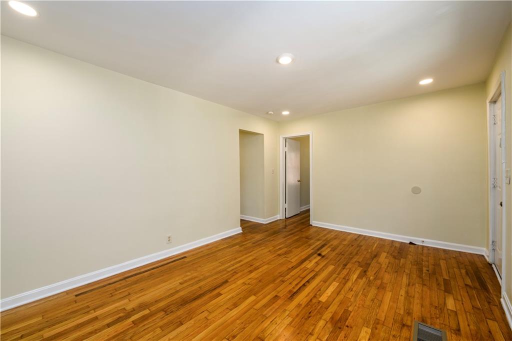 521 GREEN Street