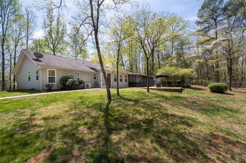 2131 HIGHWAY 136 E