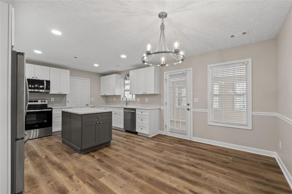 2131 HIGHWAY 136 E