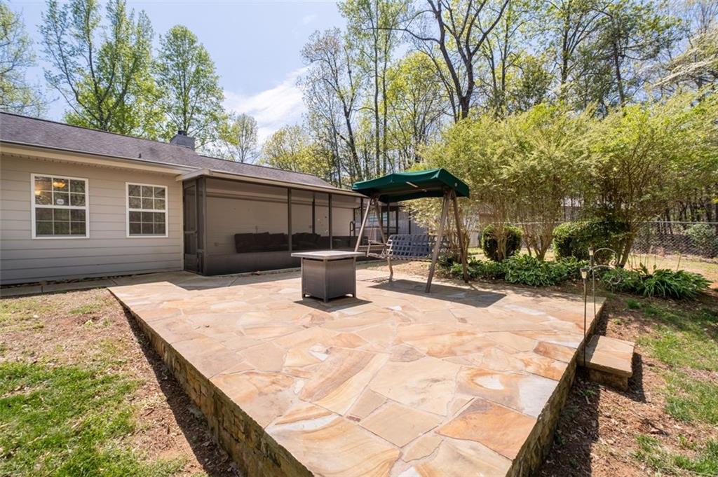 2131 HIGHWAY 136 E
