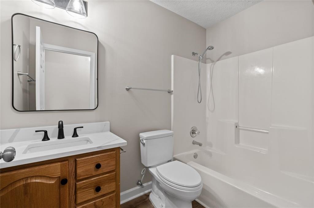 2131 HIGHWAY 136 E