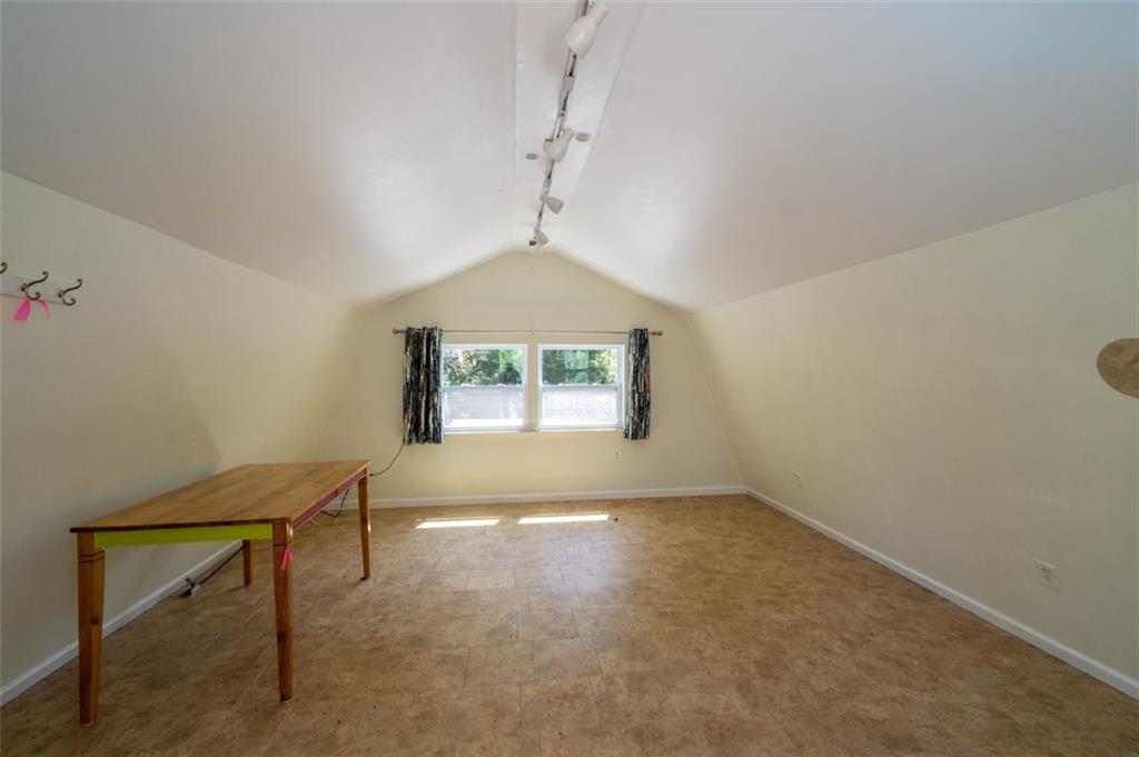 2131 HIGHWAY 136 E