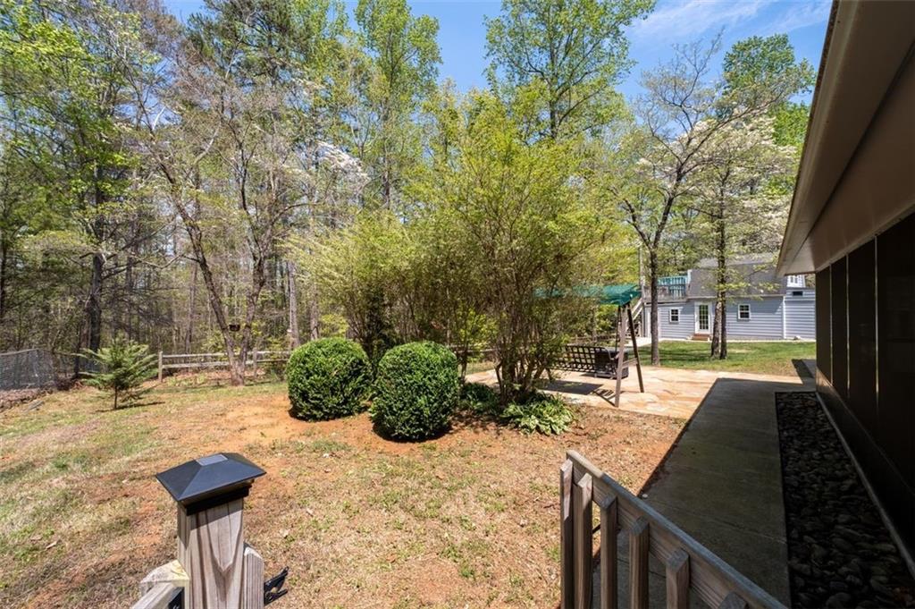 2131 HIGHWAY 136 E