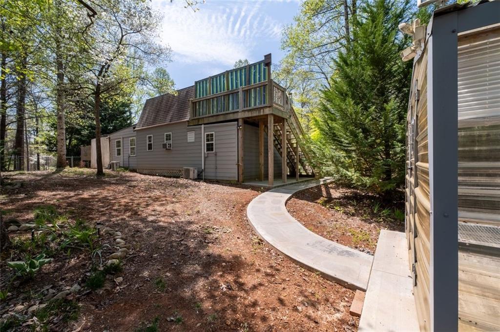 2131 HIGHWAY 136 E