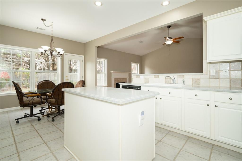 5212 HUNTINGTON CREST Lane