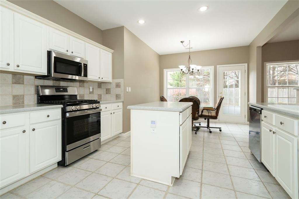 5212 HUNTINGTON CREST Lane