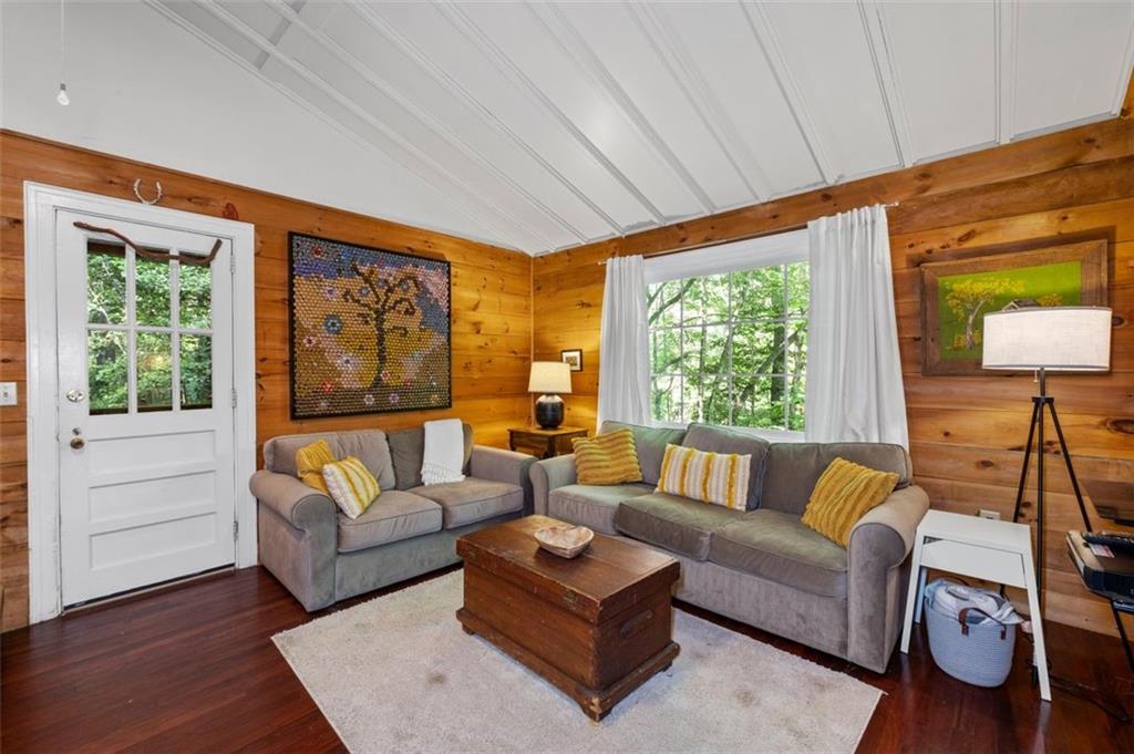 1573 CHESTER Road