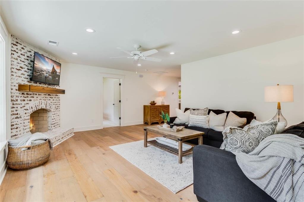 1328 Springdale Road