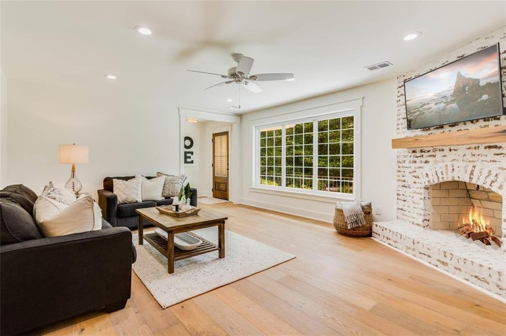 1328 Springdale Road