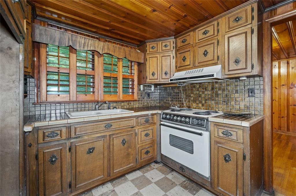 146 CANTRELL Road