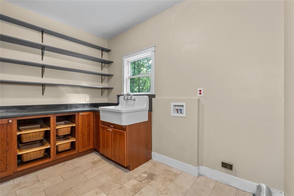 240 PROSPECTOR Way