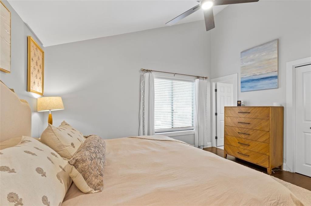 1718 CHRISTIE Drive NE