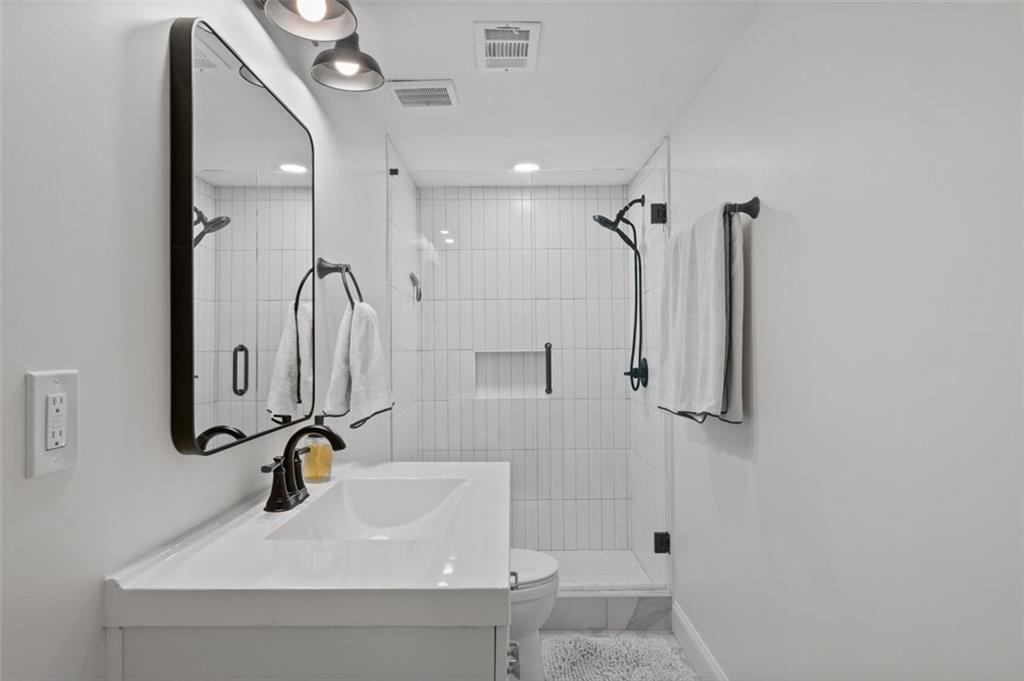 1718 CHRISTIE Drive NE