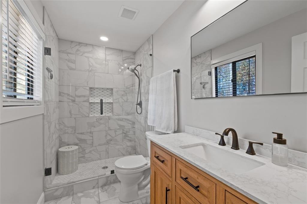 1718 CHRISTIE Drive NE