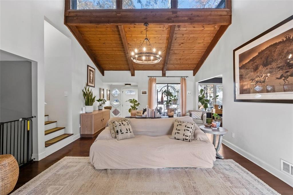 1718 CHRISTIE Drive NE