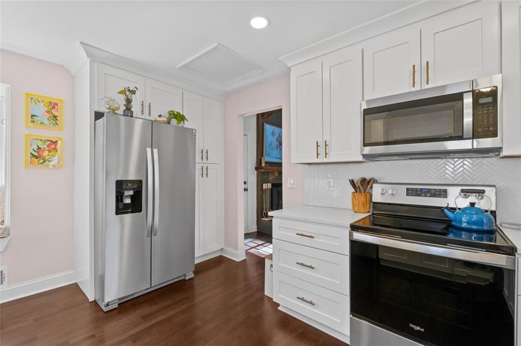 1718 CHRISTIE Drive NE