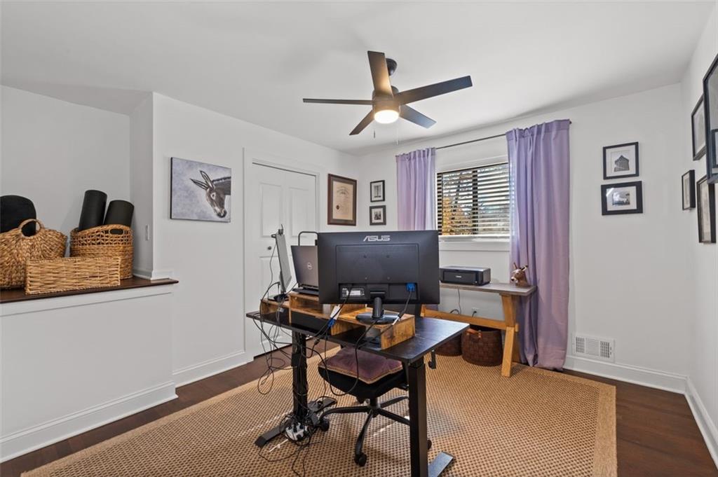 1718 CHRISTIE Drive NE