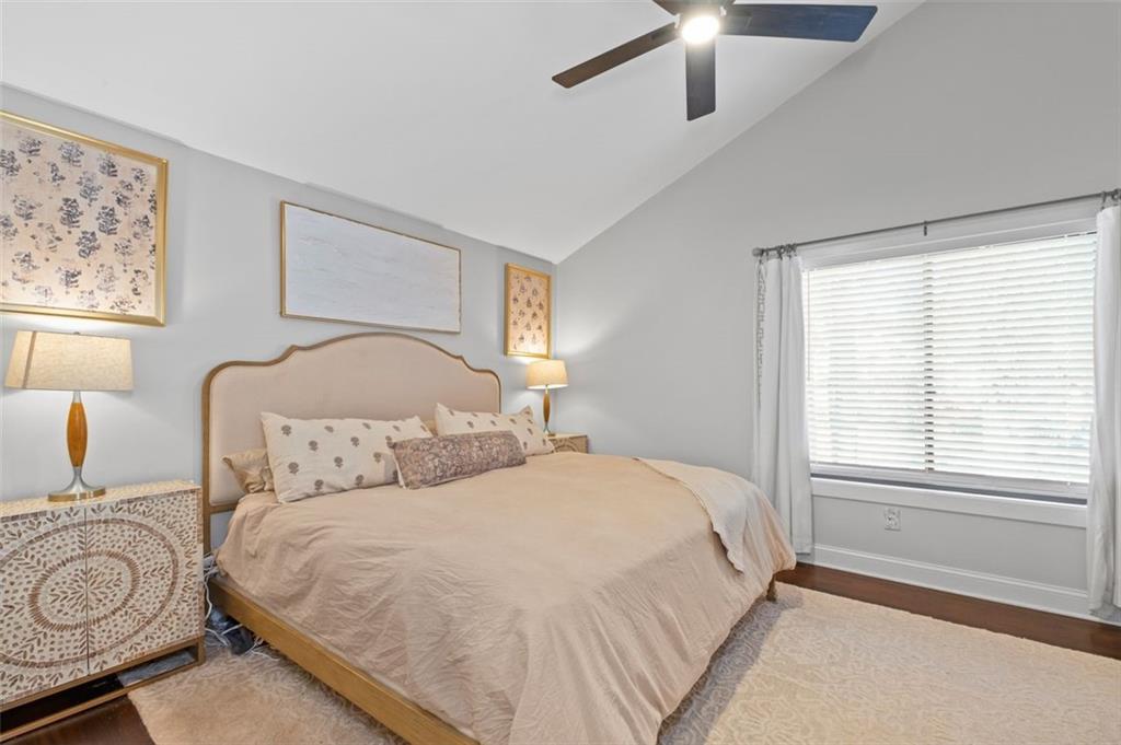 1718 CHRISTIE Drive NE