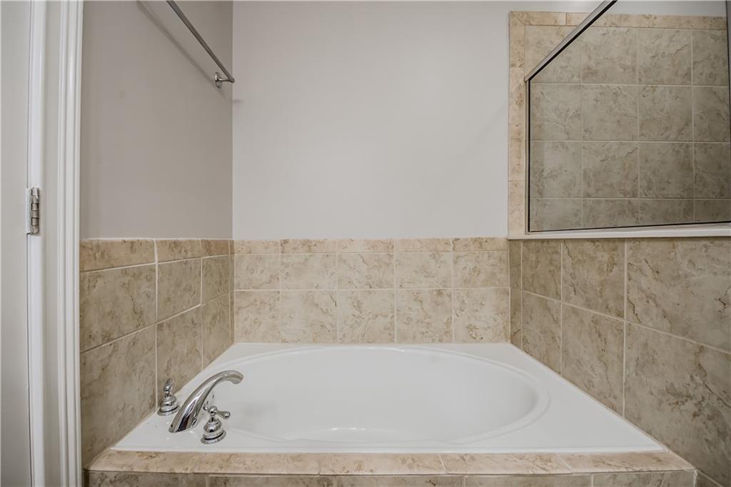 2752 WANDER Lane Unit 27