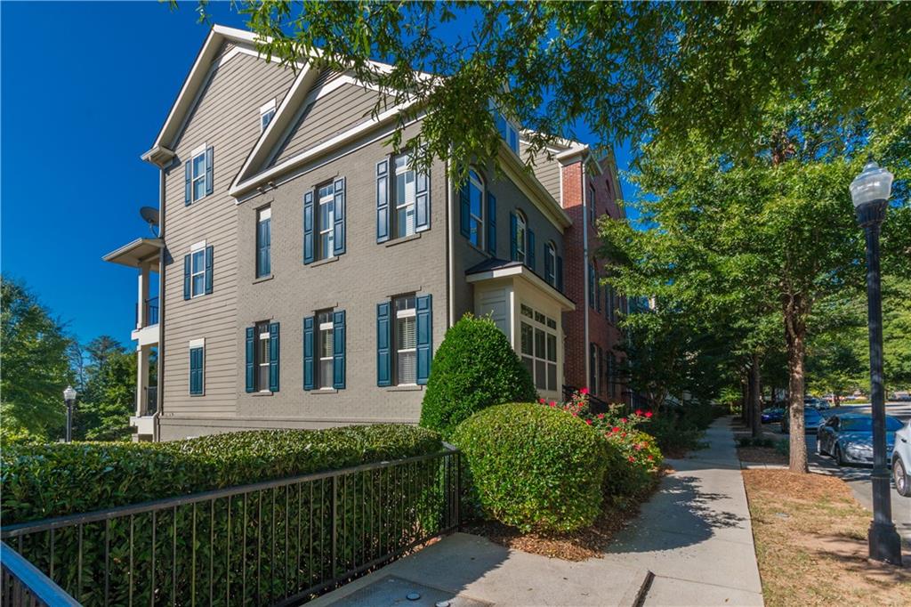 2752 WANDER Lane Unit 27