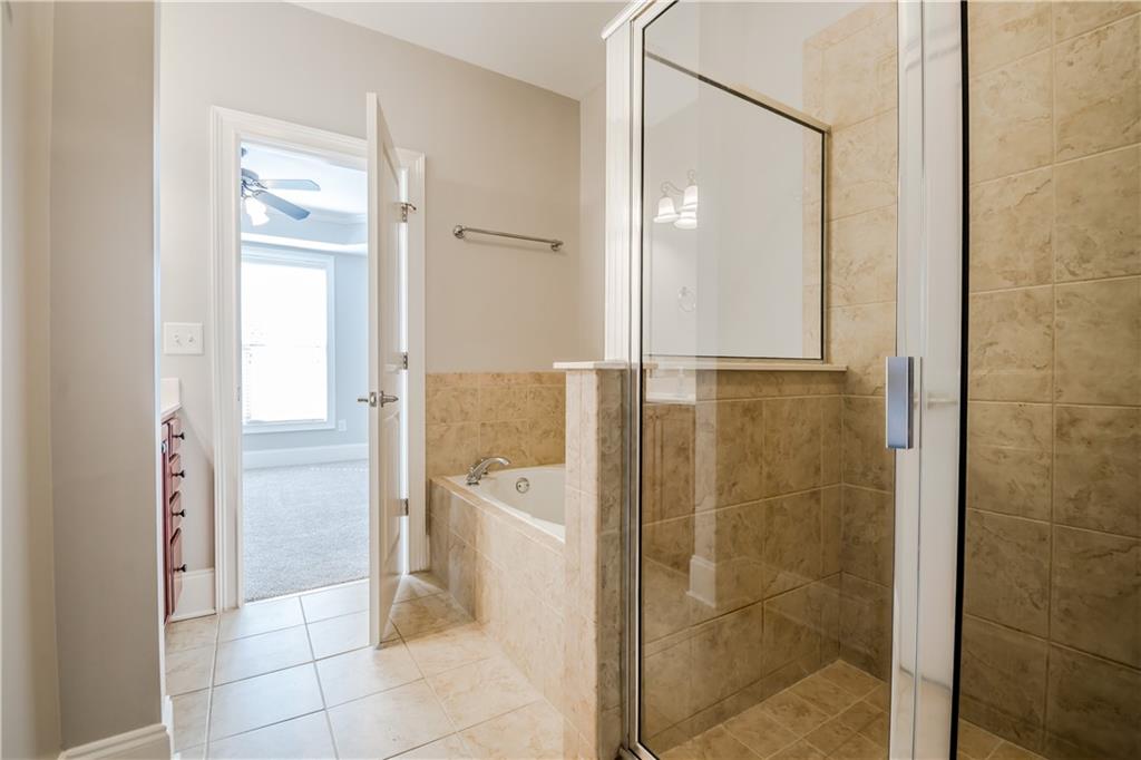 2752 WANDER Lane Unit 27