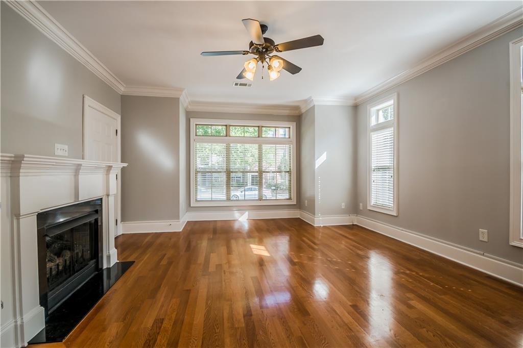 2752 WANDER Lane Unit 27