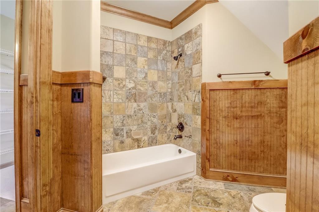 6219 Woodlake Drive