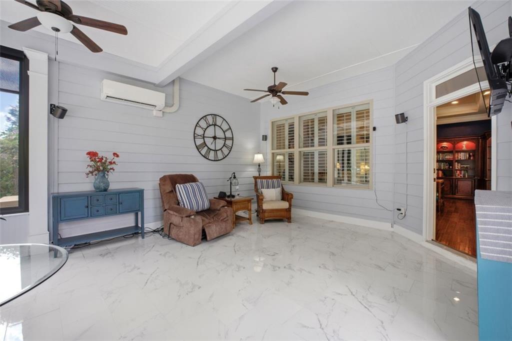 109 Laurel Canyon Trail