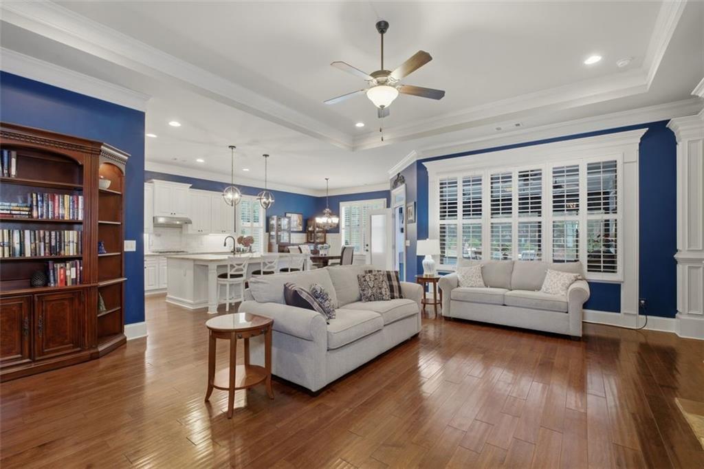 109 Laurel Canyon Trail