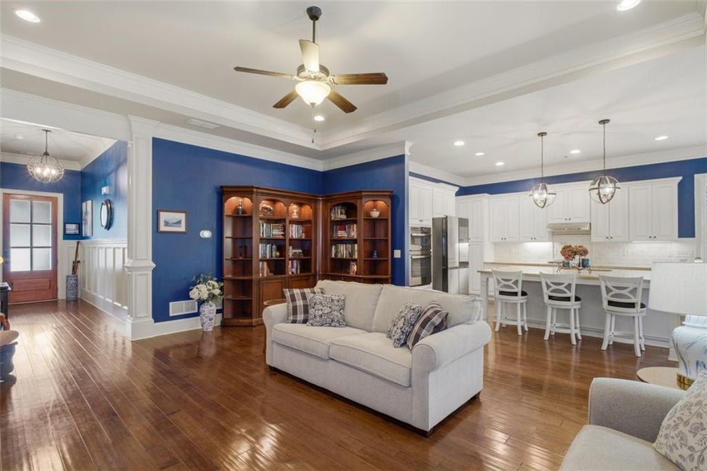 109 Laurel Canyon Trail